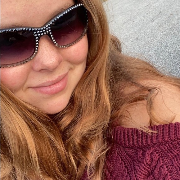 Meet your Posher, Taylor - Picture 11 of 12